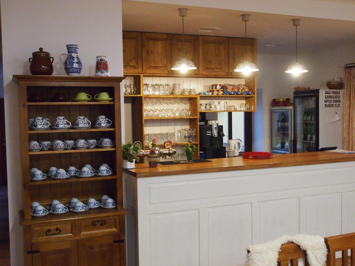Penzion A Restaurace U Hroznu Velke Bilovice ภายนอก รูปภาพ